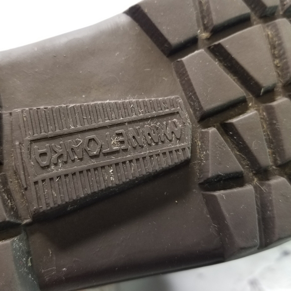 Minnetonka Carson mukluk suede rabbit fur boots - Picture 8 of 14